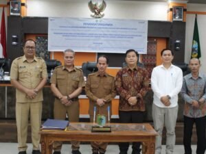 Bupati Sintang dan Rektor Unka Teken Kesepakatan Kerjasama Bidang Litbang dan Bantuan Hukum
