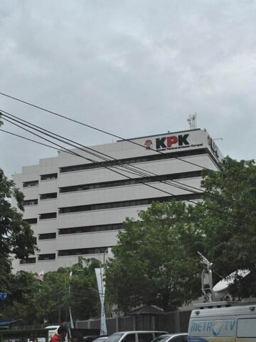 KPK Tetapkan 3 Tersangka Kasus Korupsi di Kementerian